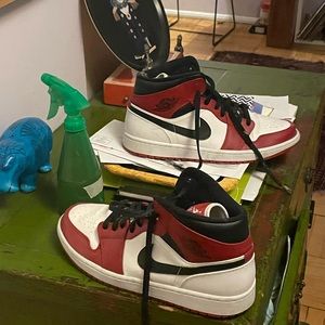 Jordan one Chicago mid